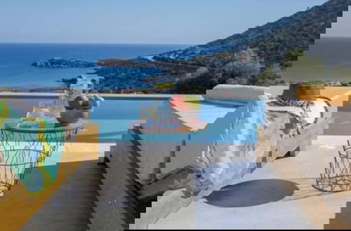 Photo 25 - Sunny Drops Villa White by Estia