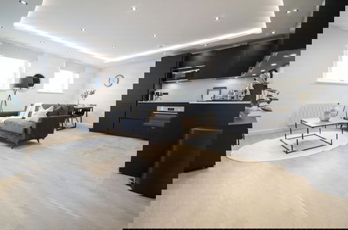 Foto 5 - Discover Camden Passage One Bedroom by Belvilla
