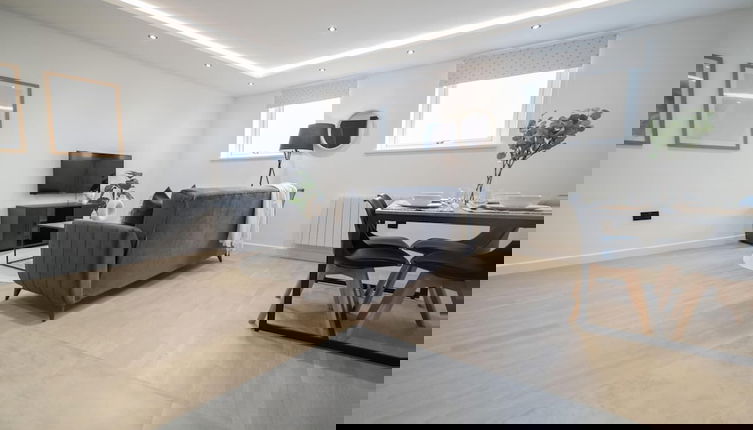 Foto 1 - Discover Camden Passage One Bedroom by Belvilla