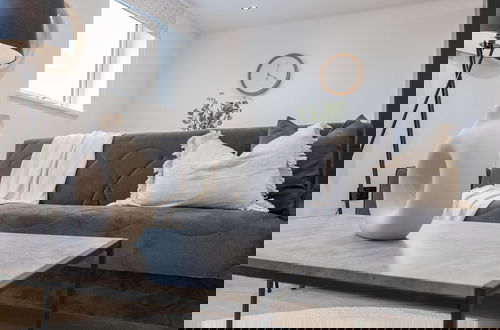 Foto 6 - Discover Camden Passage One Bedroom by Belvilla