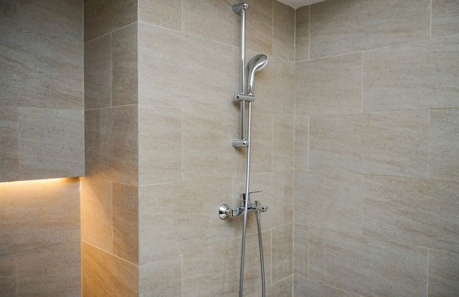 Studio Apartment With Sofa At Carstensz Residence - Foto 7