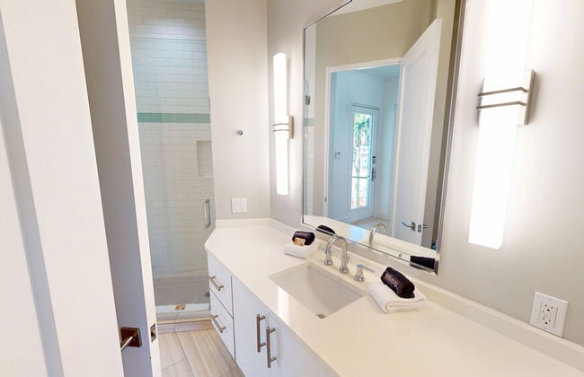 Seabreeze 5 Bedroom Home by RedAwning - Photo 38