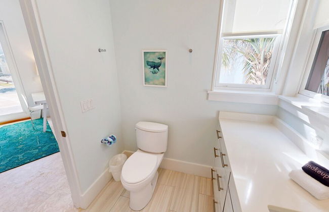 Seabreeze 5 Bedroom Home by RedAwning - Photo 37