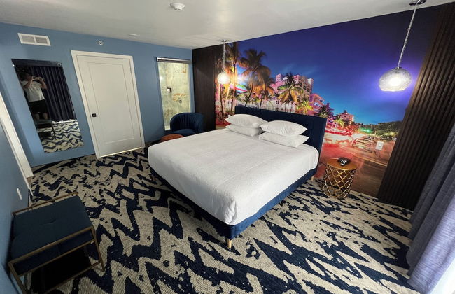 Lighthouse Inn & Suites - Foto 10