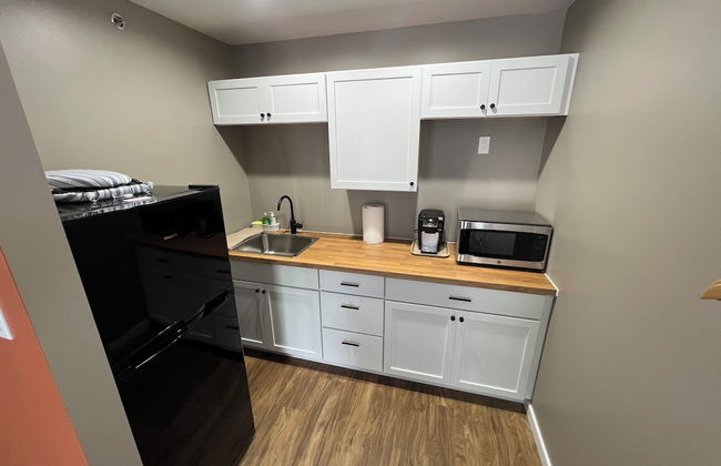 Lighthouse Inn & Suites - Foto 39