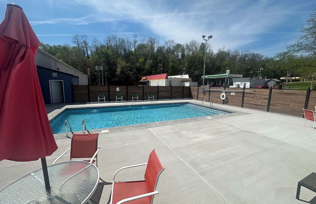 Lighthouse Inn & Suites - Foto 70