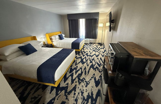 Lighthouse Inn & Suites - Foto 25