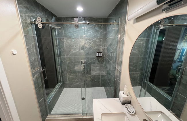 Lighthouse Inn & Suites - Foto 48
