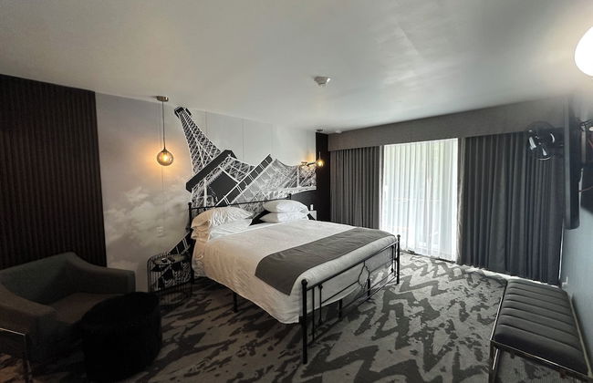 Lighthouse Inn & Suites - Foto 15