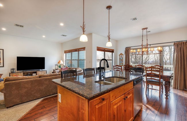 Seven Springs 4 BR Premium Condo, Deck with Views by RedAwning - Foto 9