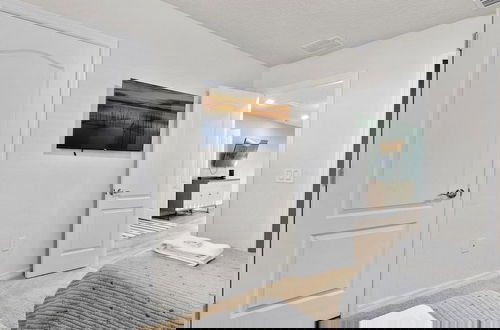 Foto 13 - 5 Bed 4 Bath Townhouse With Pool 5 Bedroom Townhouse by RedAwning