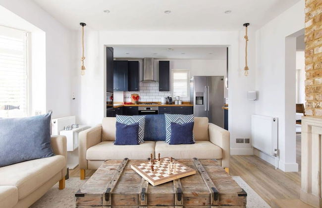 Coastal Retreat for 6 Close to Beaches - Foto 43