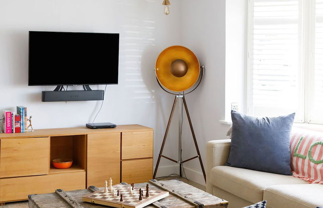 Coastal Retreat for 6 Close to Beaches - Foto 3