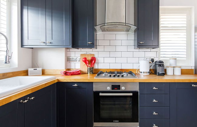 Coastal Retreat for 6 Close to Beaches - Foto 8