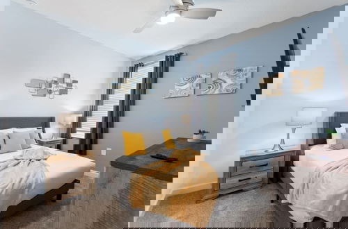 Foto 8 - Luxury 6 Bedroom Gated Resort Villa Clo Villa by RedAwning