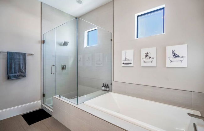 Luxury Downtown Home w Rooftop Deck in the Skyline - Foto 24