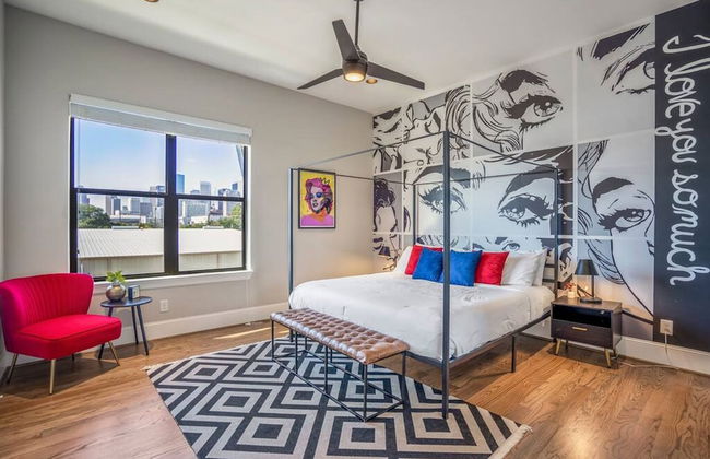 Luxury Downtown Home w Rooftop Deck in the Skyline - Foto 22
