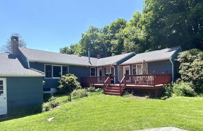 HV Spacious Retreat w Pool No Cleaning Fee - Foto 12