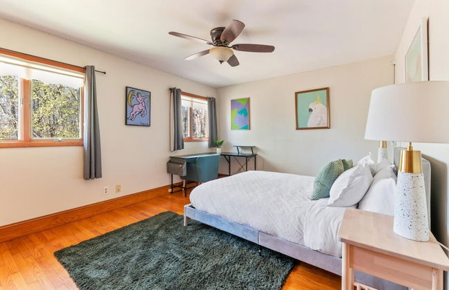 HV Spacious Retreat w Pool No Cleaning Fee - Foto 8