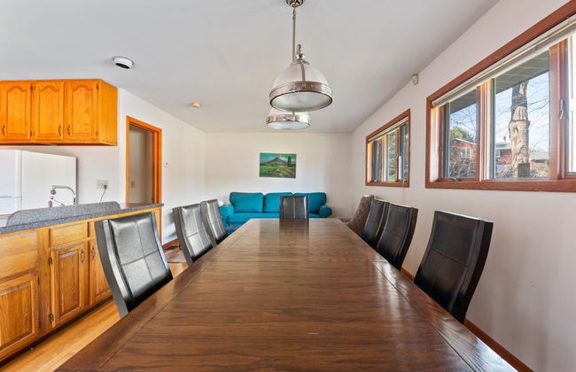 HV Spacious Retreat w Pool No Cleaning Fee - Foto 40