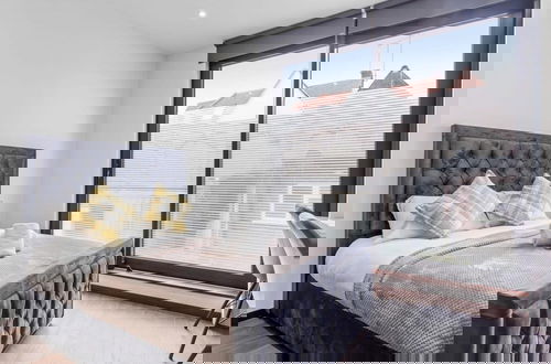 Photo 17 - Luxury Sleeps 4 Studio Flat