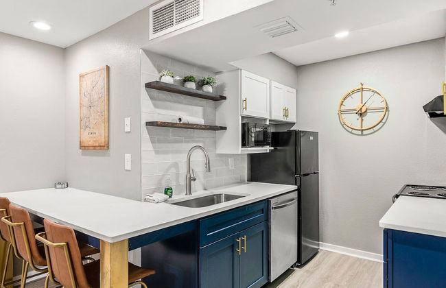 Stylish Buckhead Condo Your Urban Getaway in ATL - Foto 2