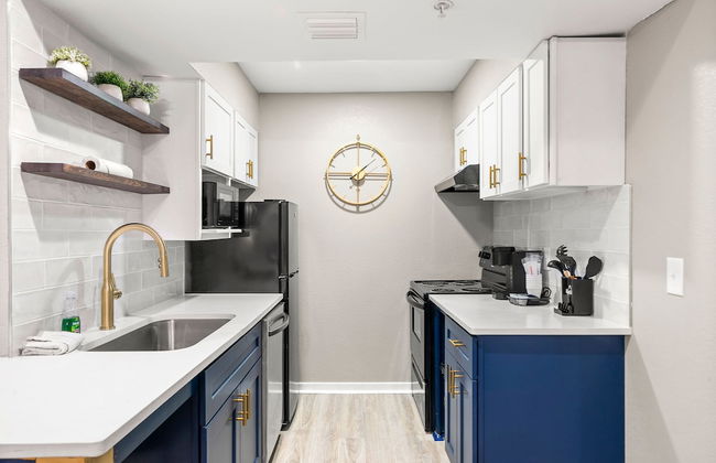 Stylish Buckhead Condo Your Urban Getaway in ATL - Foto 21
