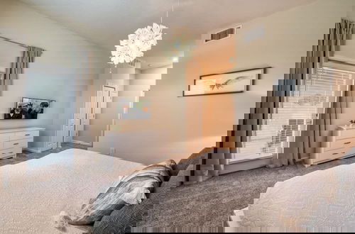 Foto 13 - Spacious Condo-modern Decor Star Wars Bedroom