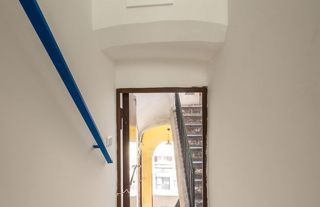 Blu Retreat Close to the City Center - Photo 24