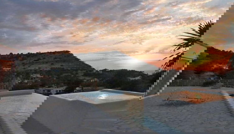 Photo 1 - Villa Patelo With Private Pool and Jacuzzi