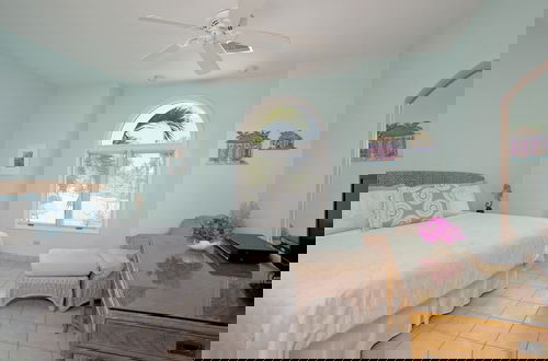 Foto 5 - Endless Summer 5 Bedroom Home