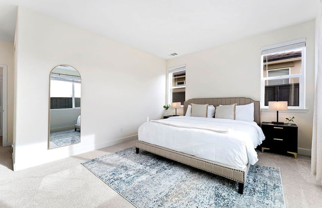 Stylish Sleek 4BR Nevada Home Near Downtown Reno - Foto 45
