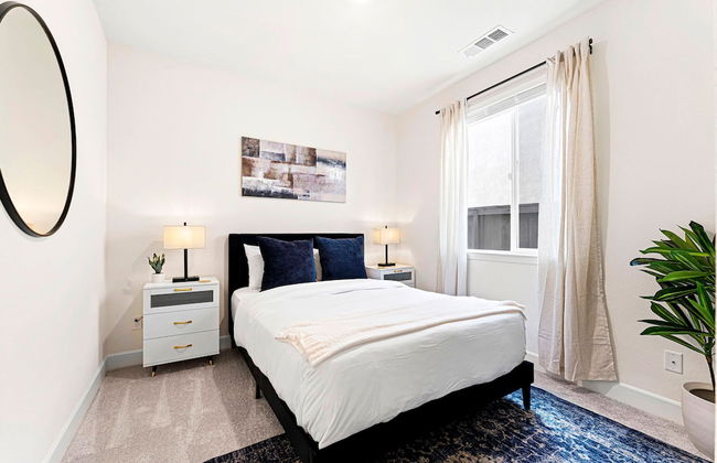 Stylish Sleek 4BR Nevada Home Near Downtown Reno - Foto 48