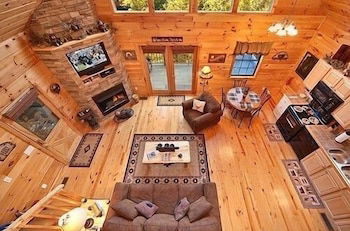 Photo 6 - Caught Ya Peek'n 1 Bedroom Cabin by RedAwning