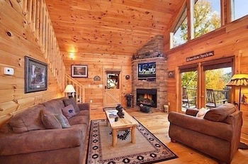 Photo 7 - Caught Ya Peek'n 1 Bedroom Cabin by RedAwning