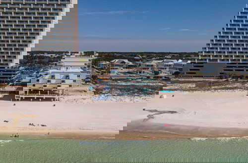 Foto 28 - Coral Cove Beachfront Condo for 3 w/ Onsite Pool