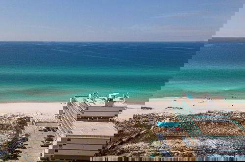 Foto 21 - Coral Cove Beachfront Condo for 3 w/ Onsite Pool