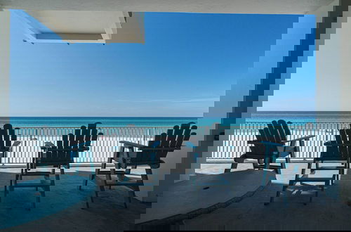 Foto 17 - Coral Cove Beachfront Condo for 3 w/ Onsite Pool