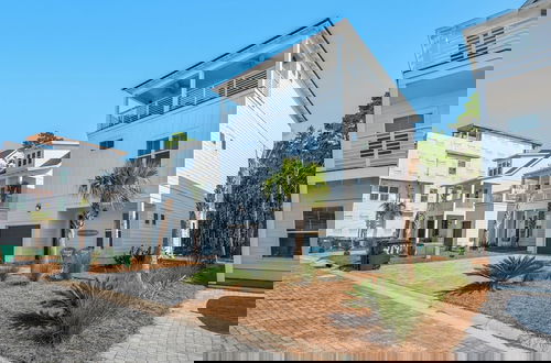 Foto 68 - Minutes to Beach & Largest Public Beach Access, Modern New Build in Inlet