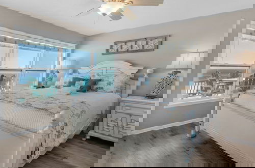 Foto 7 - Gulf-front Townhome - Stunning Luxury Beach Retreat