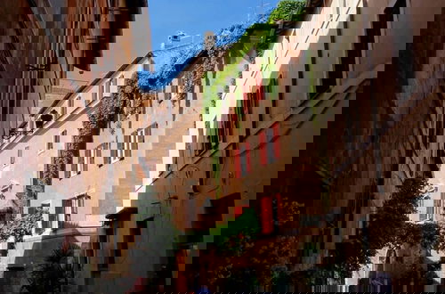 Photo 19 - Rome With a Garden Delightful 1 Bedroom Apartment With Private Garden in Historic Trastevere