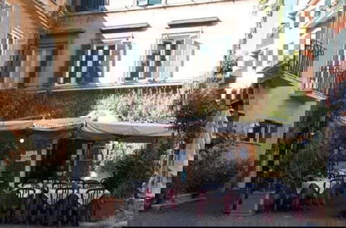 Photo 42 - Rome With a Garden Delightful 1 Bedroom Apartment With Private Garden in Historic Trastevere