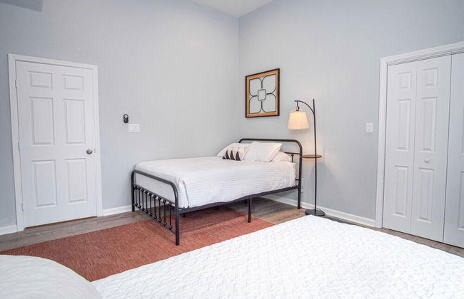 Charming 3BR 2BA Gem Close to Downtown Riverwalk - Foto 13