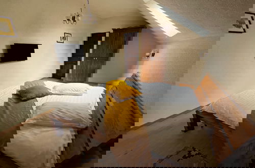 Photo 6 - Charming Apartment City Escape