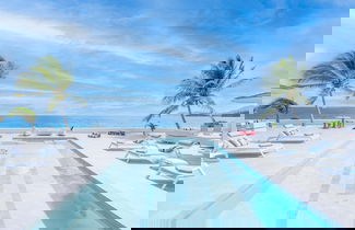 Photo 1 - La Perla Palais - Luxury Villa on Private Beach