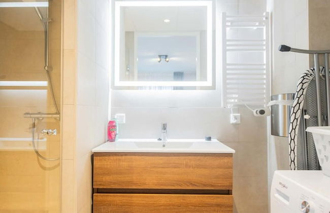 Alphabet Apartments 1BR Serviced Apartments - Photo 16
