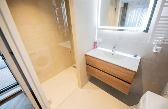 Alphabet Apartments 1BR Serviced Apartments - Photo 20