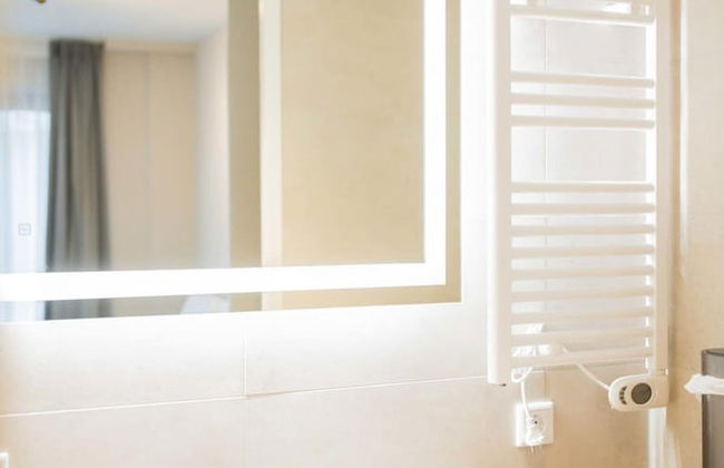 Alphabet Apartments 1BR Serviced Apartments - Photo 17