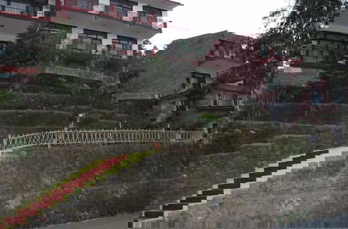 Foto 9 - Crestmont Snow View Resort Ranikhet