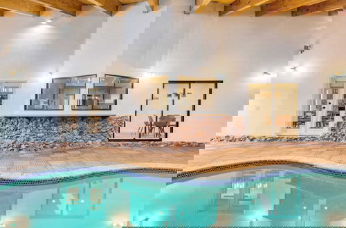 Foto 27 - Honeypot by Avantstay Indoor Pool & Hot Tub